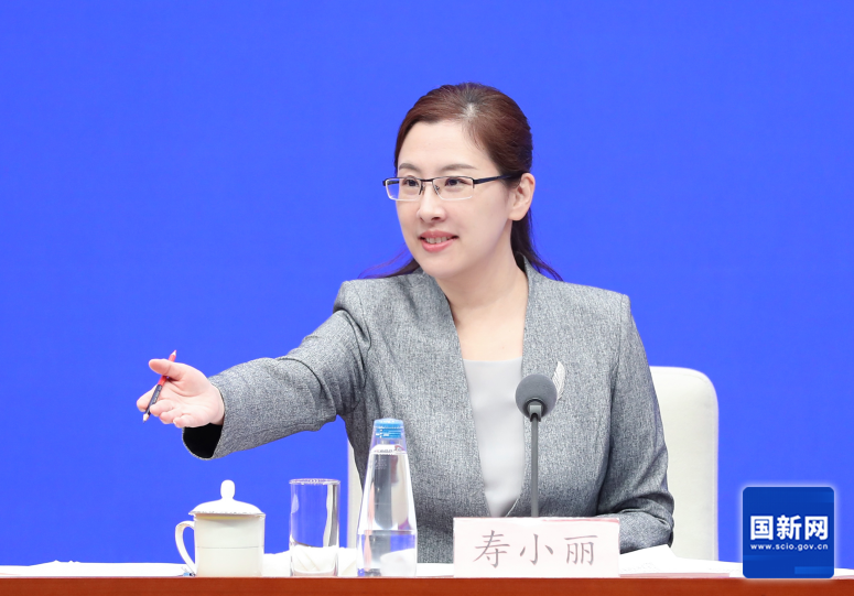 行吹风会 解读《政府工作报告不朽情缘正版国务院新闻办举